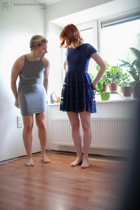 Amateur babes with round butts Elin and Maddie getting dressed together