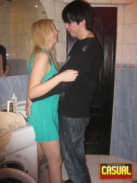 Young teen yellow-haired and her BF commence their lovemaking in the bathroom