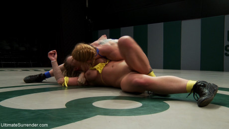 Big MILFs Dee Williams & Holly Heart wrestling on the floor in bikinis