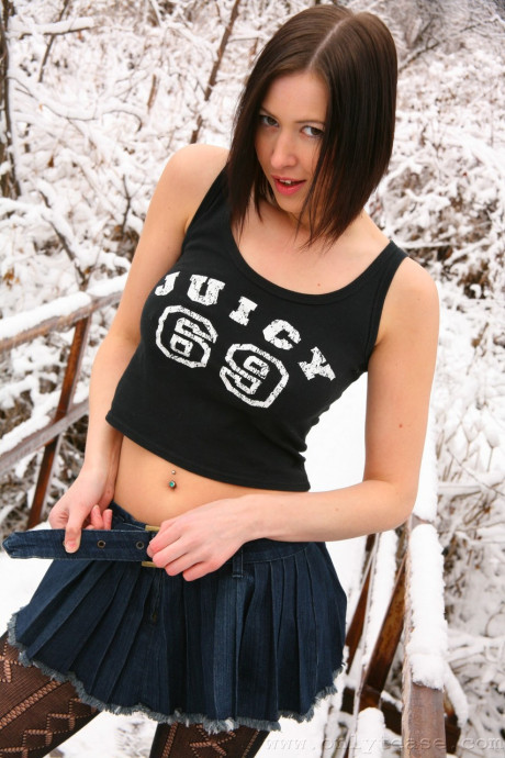 Porn Pics starring Suzie undressed Gallery