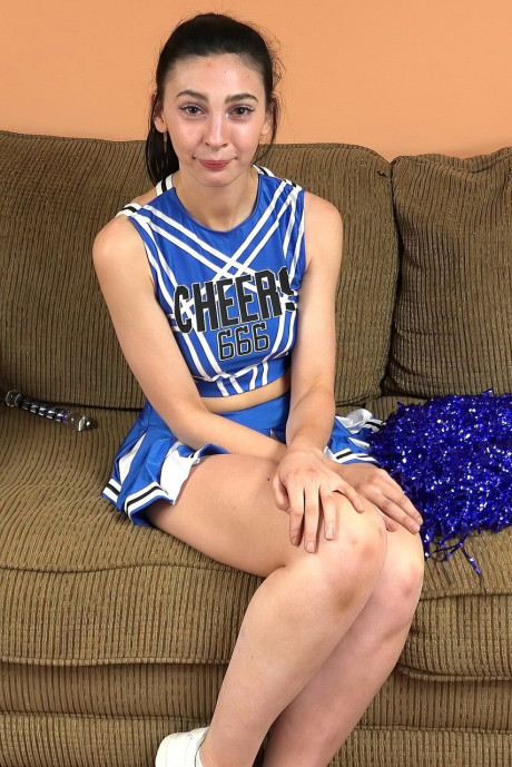 Chick lady Pass Cheri Foxx