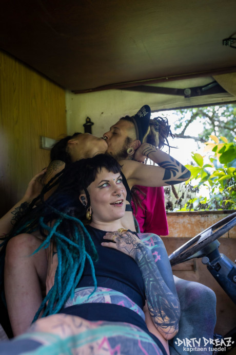 Alternative individuals model in the undressed and while clothed as well