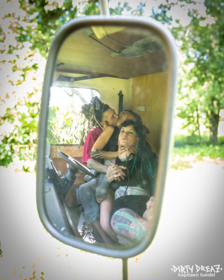 Alternative individuals model in the undressed and while clothed as well