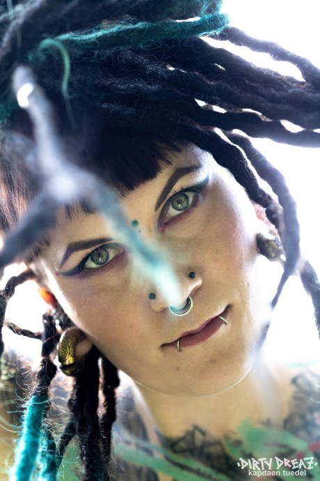 Alternative individuals model in the undressed and while clothed as well