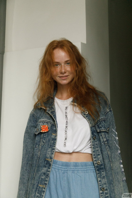 Natural ginger Farran Leclair loses her giant natural boobies during solo action