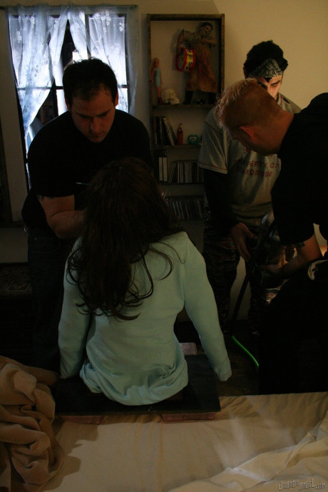 Nude tattooed Kylee Kross & pal masturbate, blow schlong & kiss in zombie porn