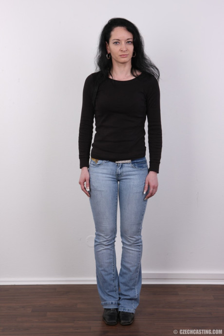 Dark haired skank gf broad Jana gets raw nude before a close-up of her trimmed twat