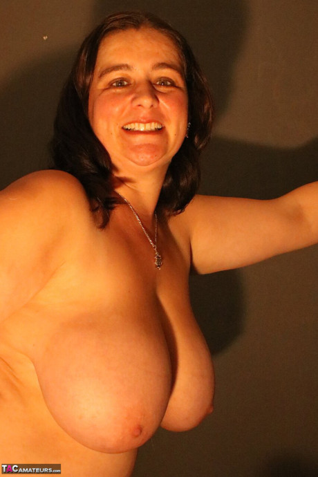 Saggy Tits XXX porn pics