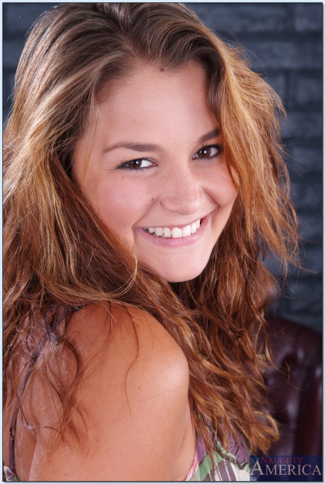 Dazzling coed Jennifer White lets a humongous meat deep inside her shaved cunt