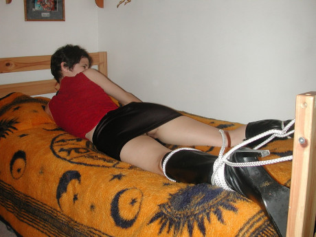 Slut broad Pass Logan Drake, Roxanne