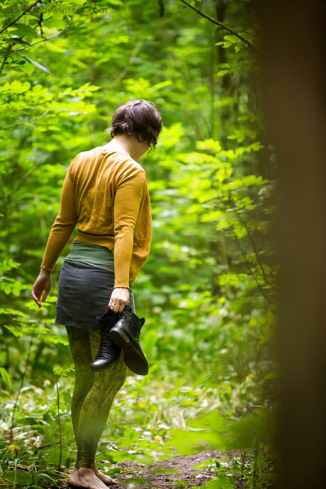 Voyeur snaps of nude brunette lady chick in glasses getting dressed in woods