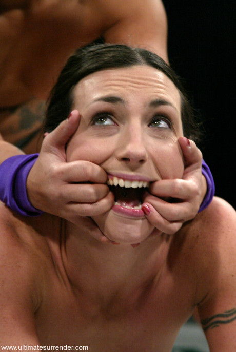 Gymnast DragonLily anal rides MILF Wenoma with a strapon after losing a fight