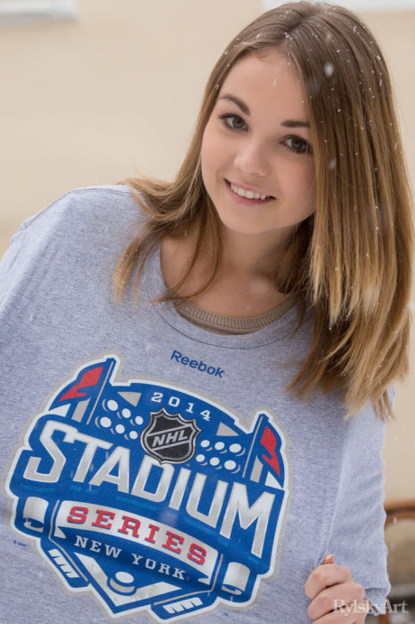 Sexy smiley face Jeff Milton shows her giant nipples and pretty tiny behind