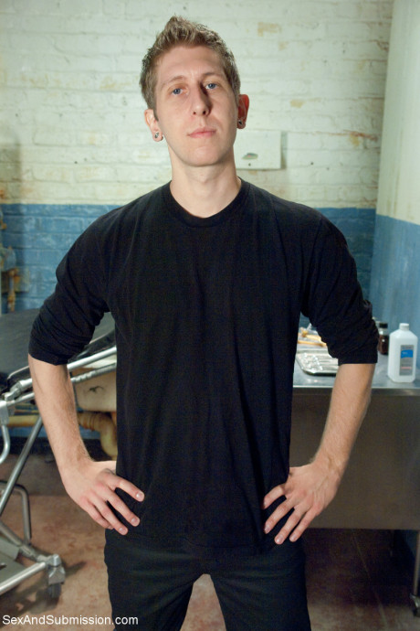 Ravishing blonde fiance Penny Pax exposes her naturals and flashes her booty