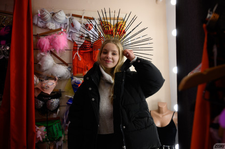 Pretty babe Samadhi Amour unveils her juicy boobs in a sexy striptease