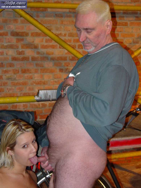 Blondie teen Kelly S tastes a hubby BF dude dick and anus before getting hammered