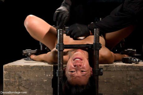 Device Bondage Tia Ling