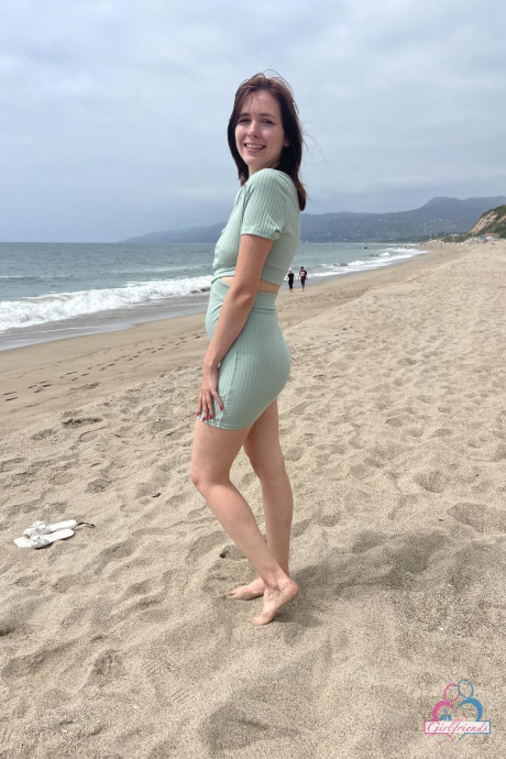 Slim gf amateur Valentina Jade teases with her tight holes & long legs
