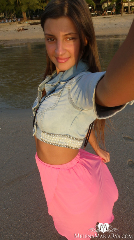 Melena Maria Rya Official Melena Tara
