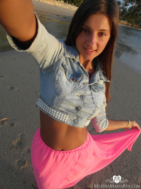 Melena Maria Rya Official Melena Tara