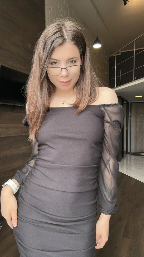 Miki Pink Bunny XXX porn pics