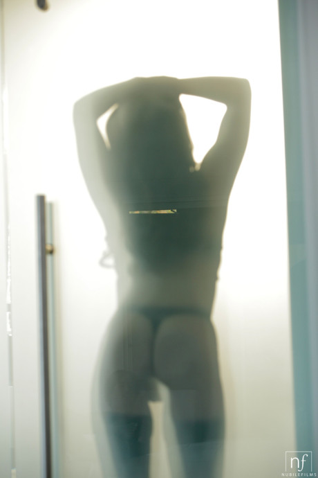 Foxy girl Teal Conrad mounts her trimmed beaver on her BF dong