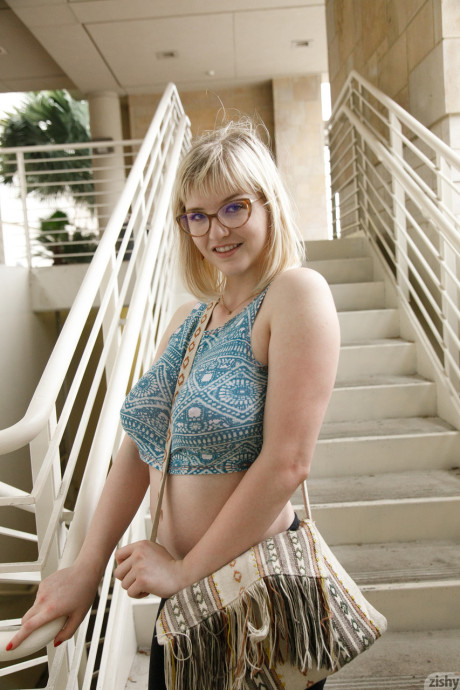 Zishy Vicky Chandler