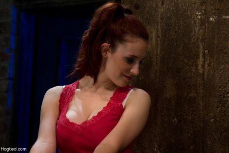 Hogtied Iona Grace, Isis Love