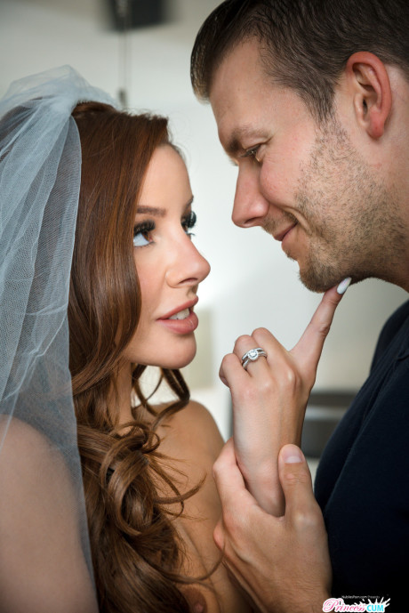 Bride Vanna Bardot gets surprised & drilled by her stepbro on her honeymoon