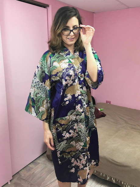 Slut chick Pass Helena Price