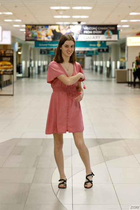 All-natural amateur babe Meadow Brink flashing her breasts in public