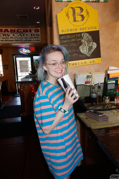 Cute amateur Vonnie Bean flashes her natural huge boobies at a restaurant