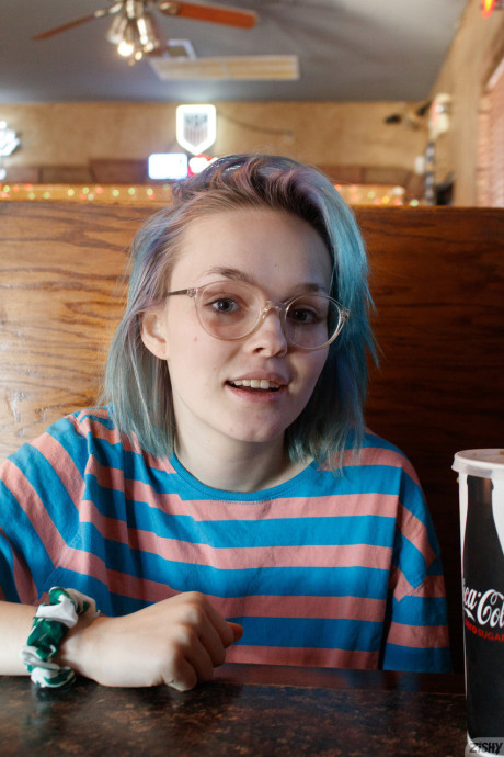Cute amateur Vonnie Bean flashes her natural huge boobies at a restaurant