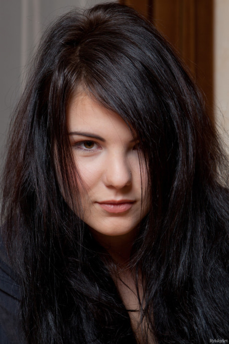 Chubby babe with small breasts Debora flaunts her juicy vagina on a bed