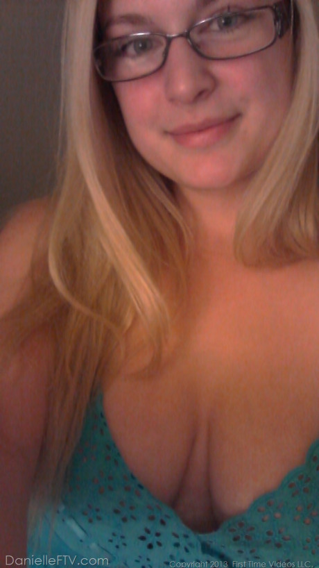 Amateur whore gf chick Danielle takes safe for work self shots around her house