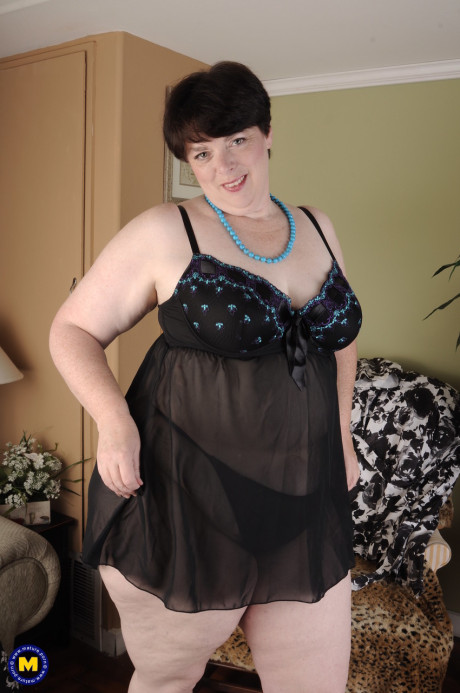 Old BBW Tindala licking her nipple while toying her horny cunt