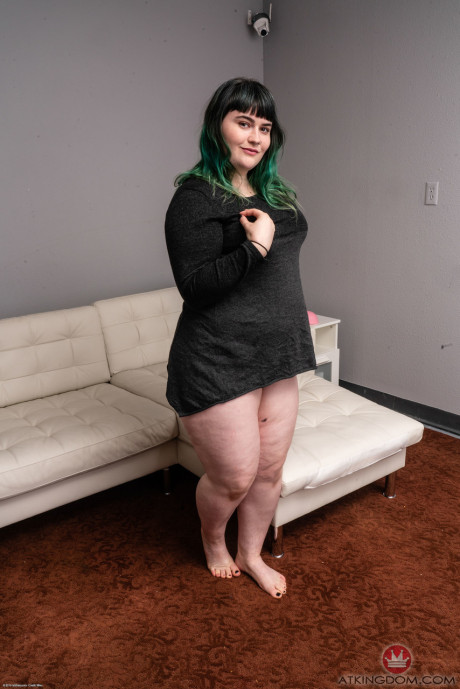 Chubby amateur Cece Lachey spreads her breathtaking bushy snatch up close