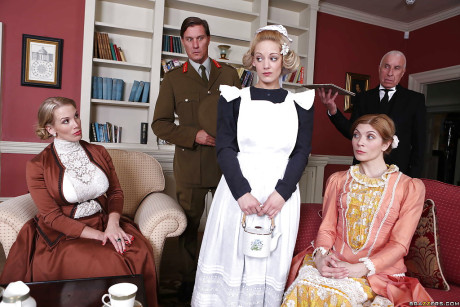 Charming milf Loulou has threesome with Rebecca Moore and dose blowjob