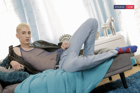 Petite yellow-haired bottom Denis Nowak gets analized doggystyle by Craig Kennedy