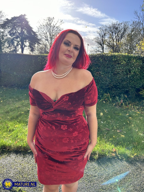 Toyboy doggystyle fucking tall, curvy and humongous booty old Juliet ginger head at her