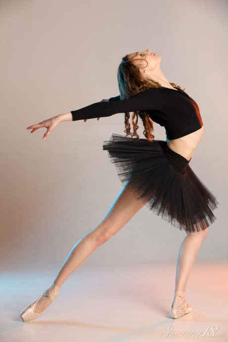 Hot ballerina Annett A loses her tutu & contorts to show bald snatch in points